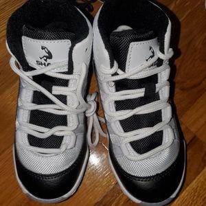 Boys shaq shoes